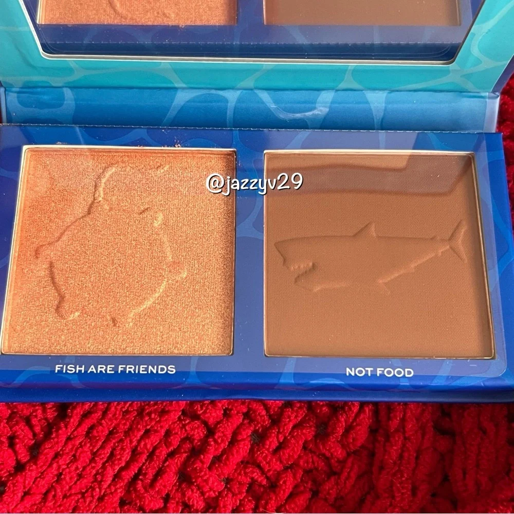 Revolution x Disneys Finding Nemo Fish Are Friends Bronzer & Highlighter Palette